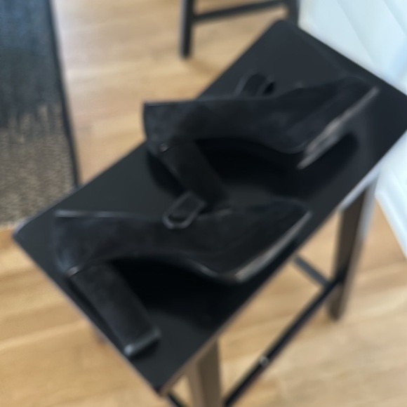 Black suede peep toe Via Spiga platforms size 9 lightly worn. - Picture 4 of 6